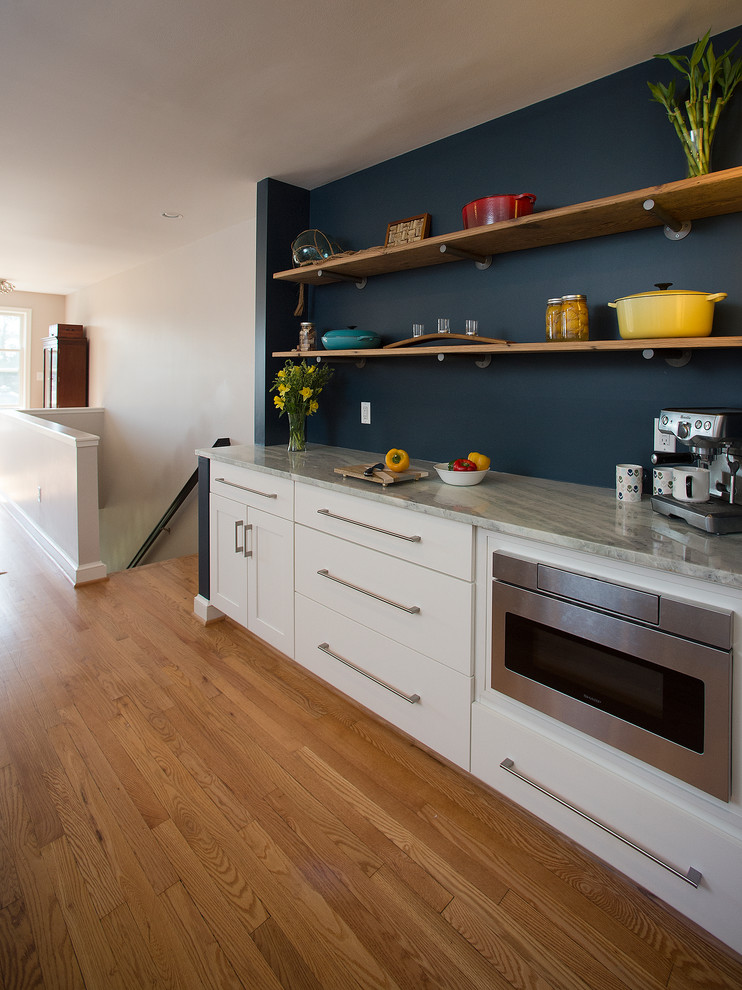 Example of a transitional home design design in DC Metro