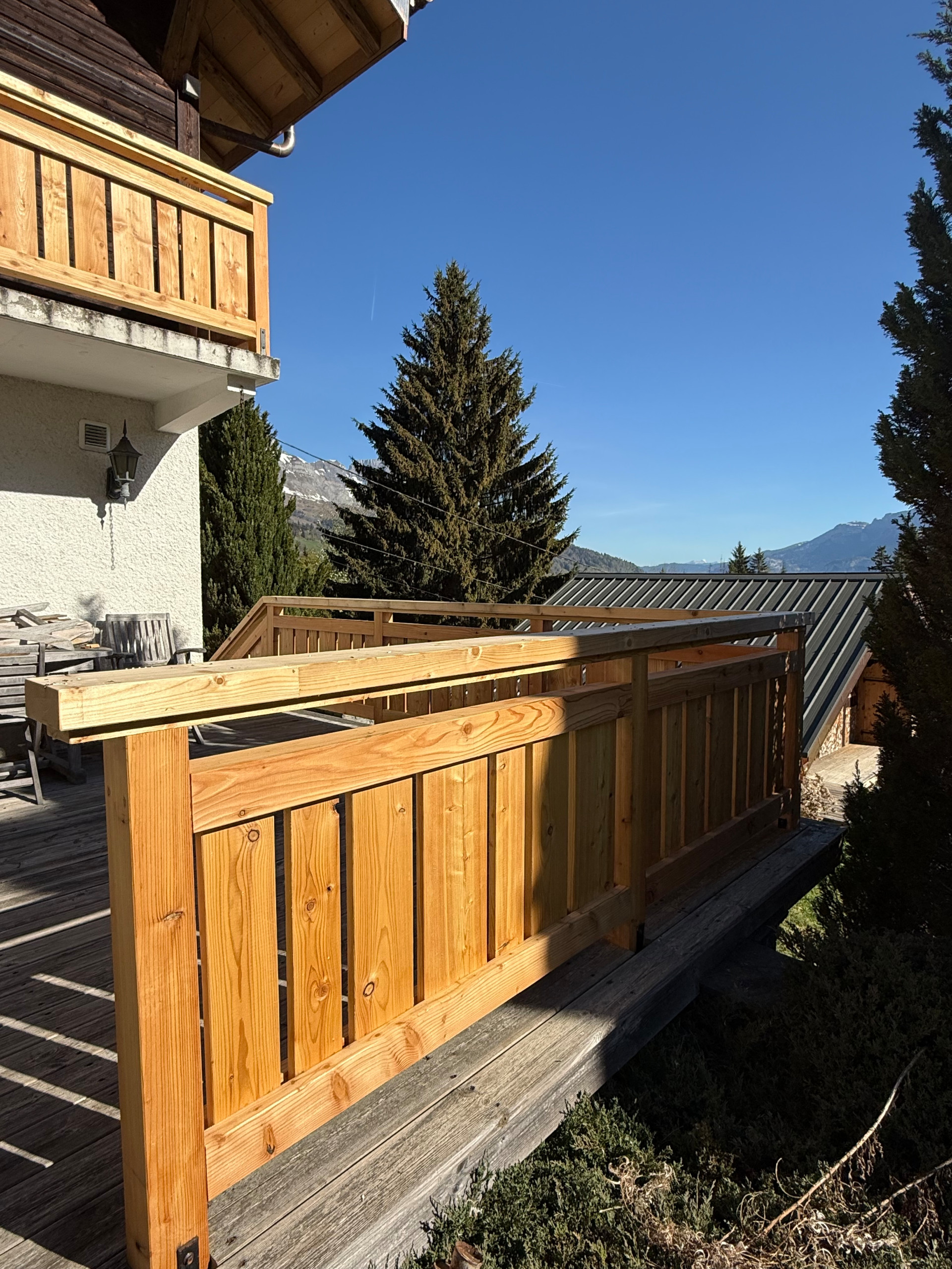 TERRASSE ET BALCON EN MELEZE D'AUTRICHE