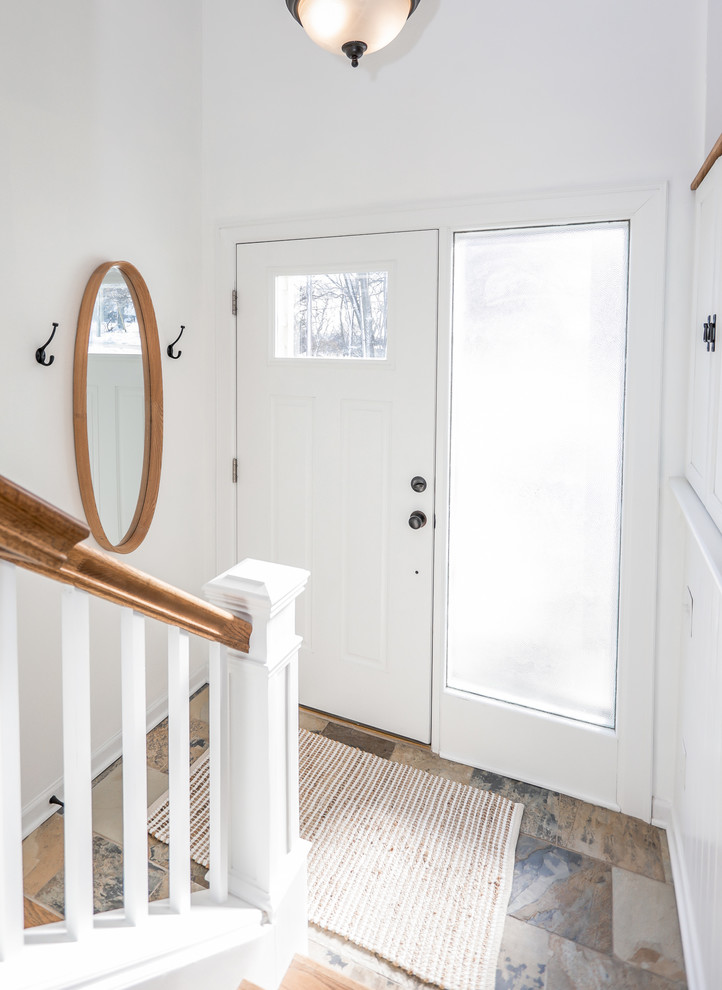 Entryway - entryway idea in Omaha