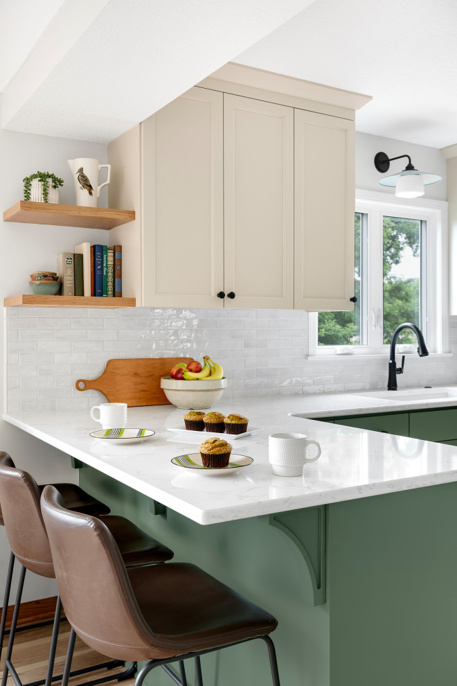 Kitchen - kitchen idea in Minneapolis