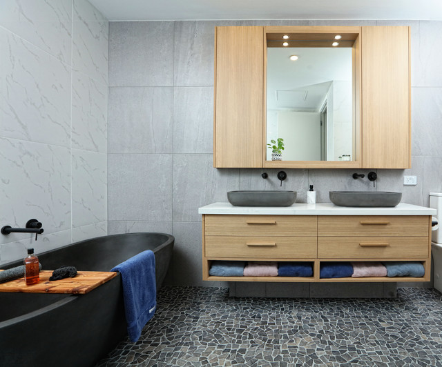 Beachside Bathroom with a View contemporary-bathroom