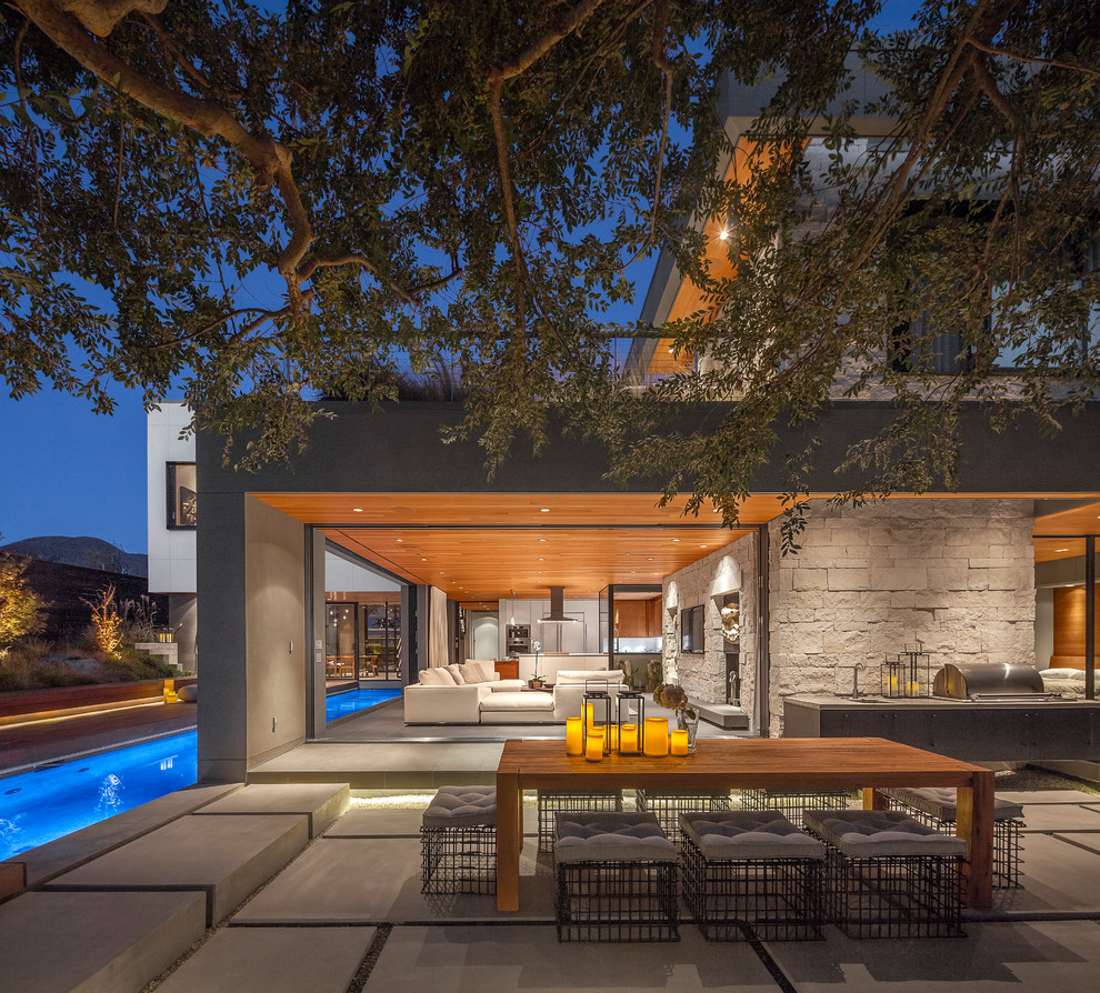 Design ideas for a contemporary patio in Los Angeles with no cover.
