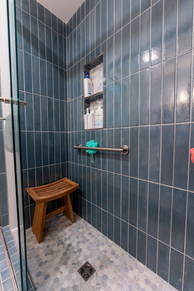 Charming Indian Lake Bathroom