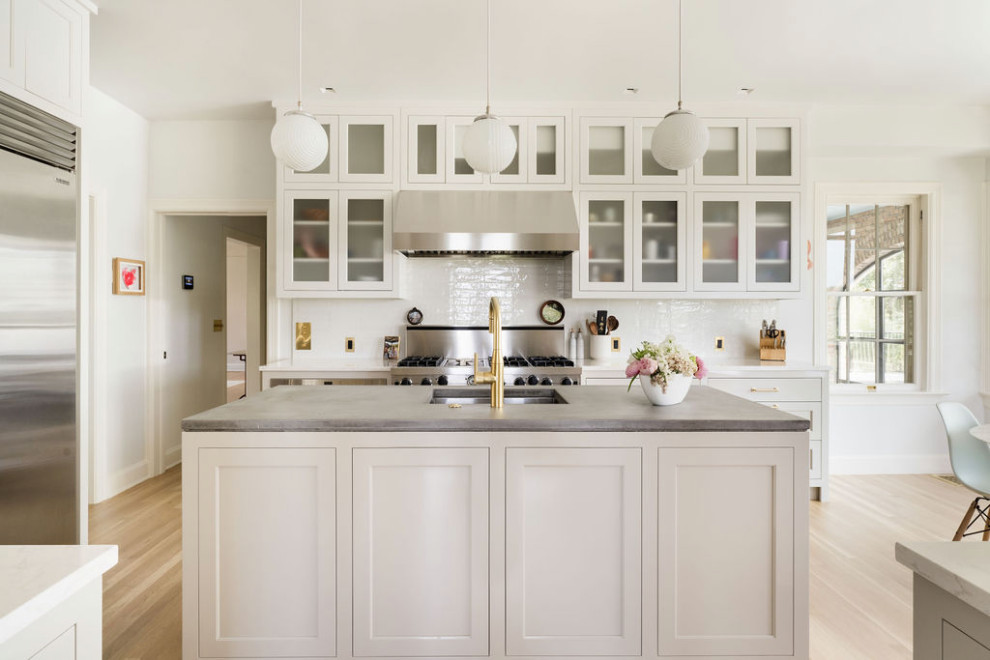 Transitional kitchen photo in Austin