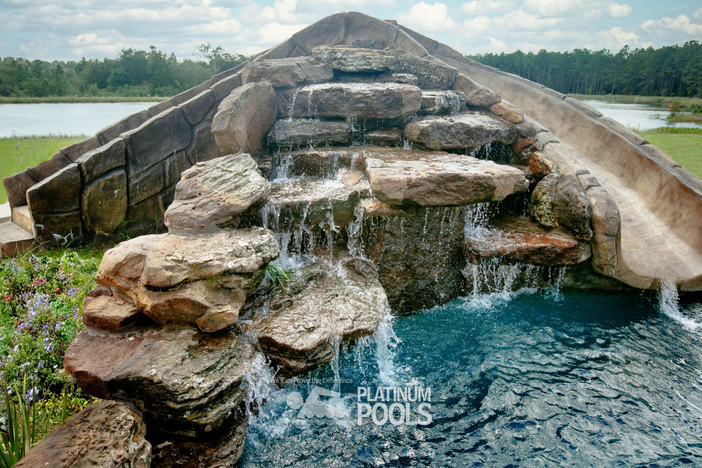 Photo of a contemporary pool.