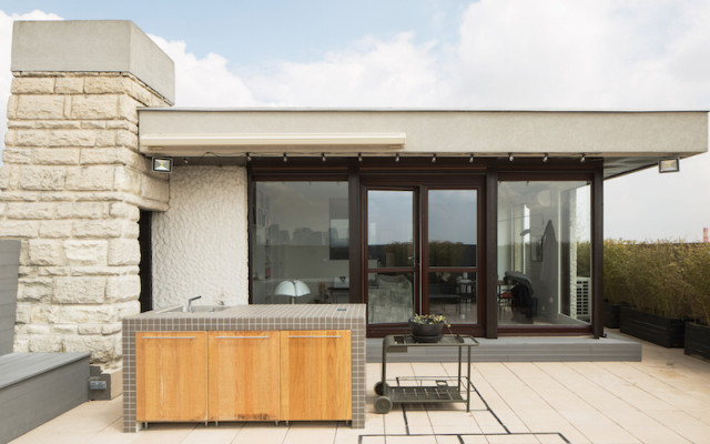 R&eacute;novation &ndash; Appartement sur les toits modern-deck