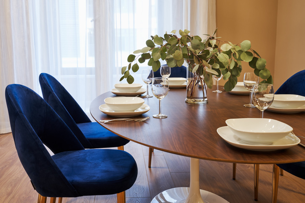 Квартира в бежевых оттенках с яркими акцентами на Крестовском острове