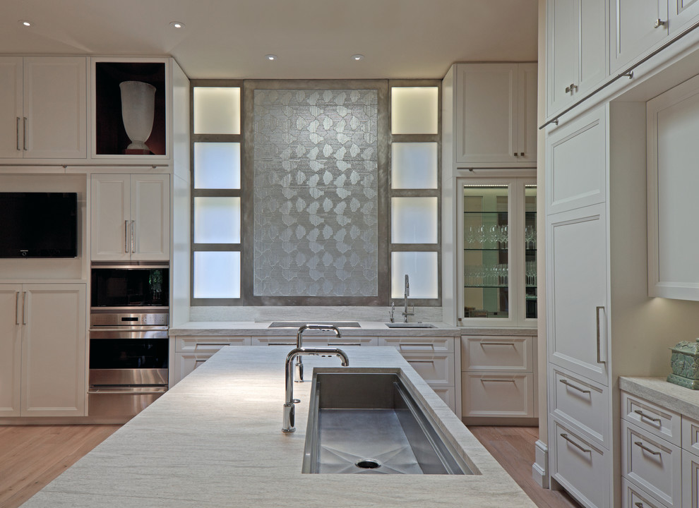 Example of a transitional kitchen design in Tampa