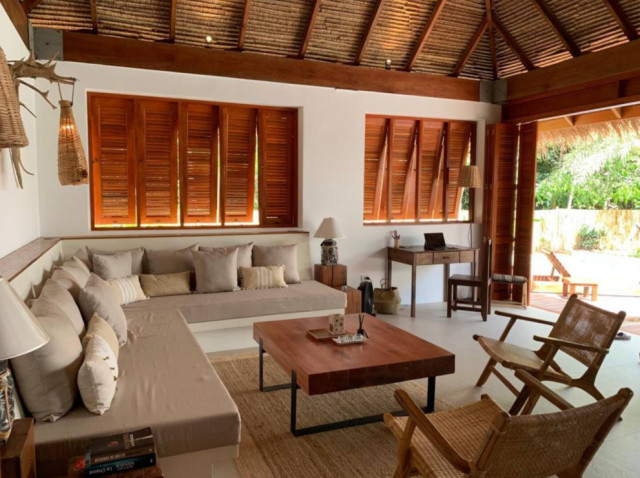KOH PHANGAN tropical-living-room