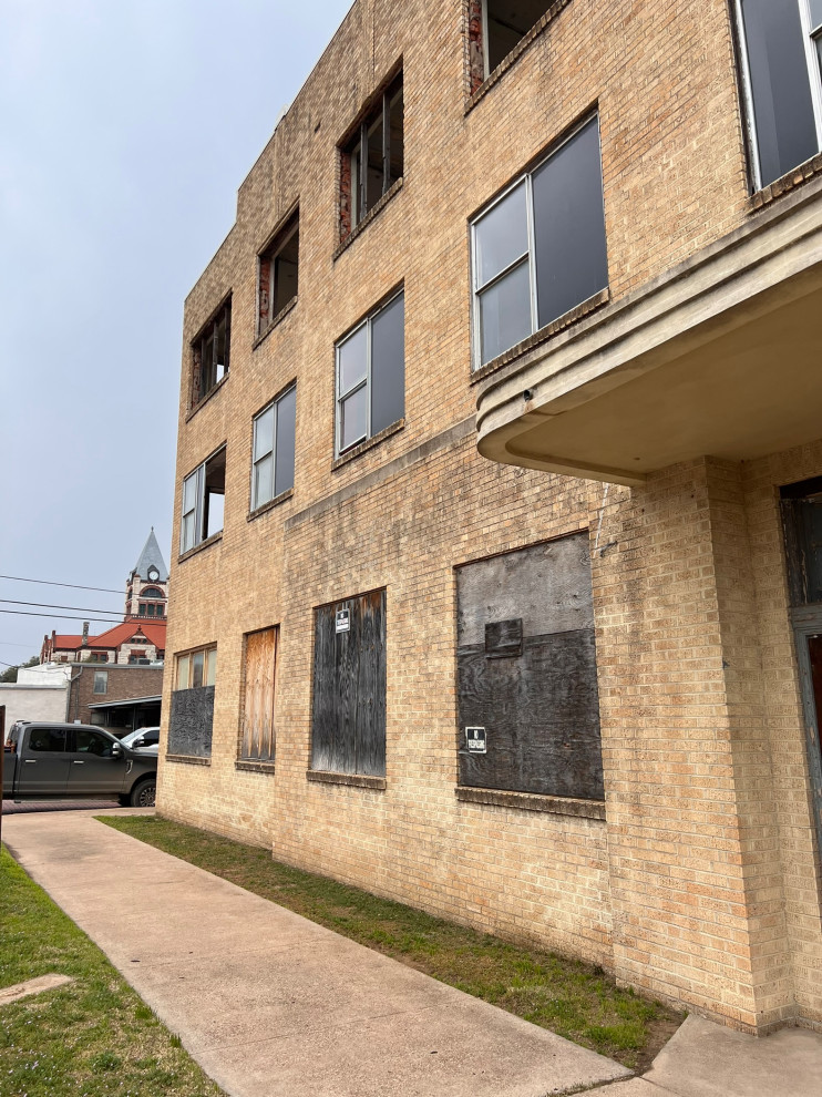 The Wyatt Main Entrance Before Renovation