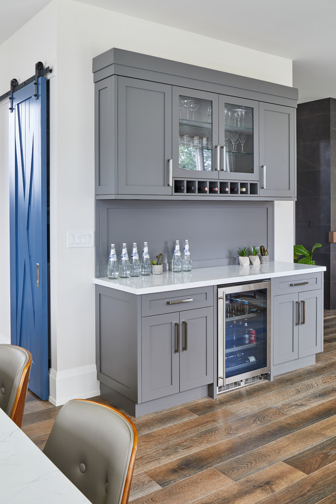 Inspiration for a transitional kitchen remodel in Toronto