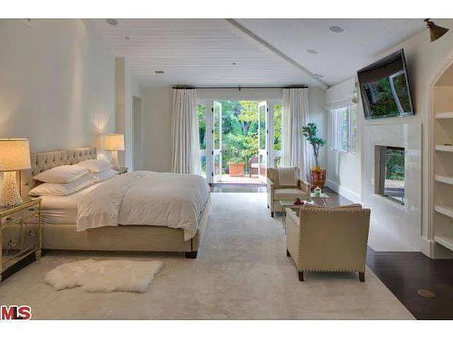 Aubrey Road - Mulholland Estates