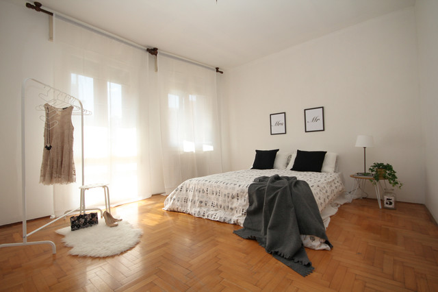 Less is more contemporary-bedroom