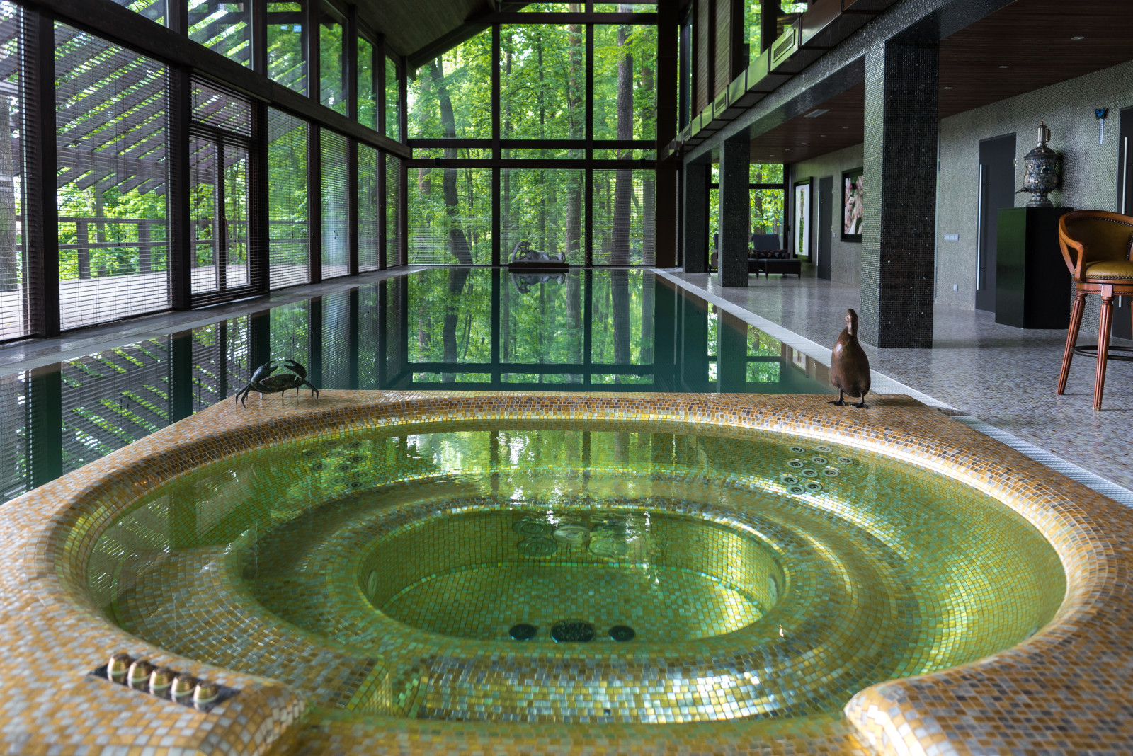 Интерьер и экстерьер загородного комплекса