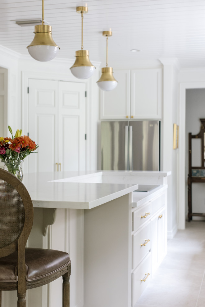 Transitional kitchen photo in Austin