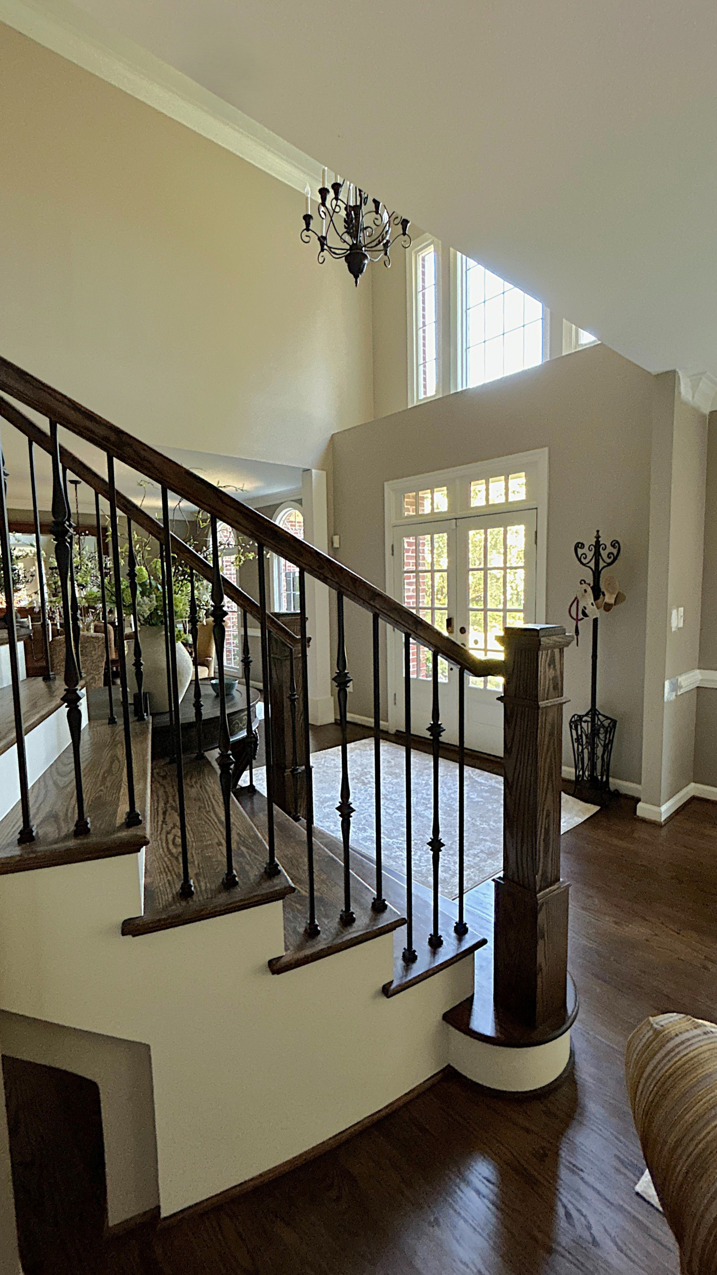 Project #157 | Traditional Curved Foyer Staircase