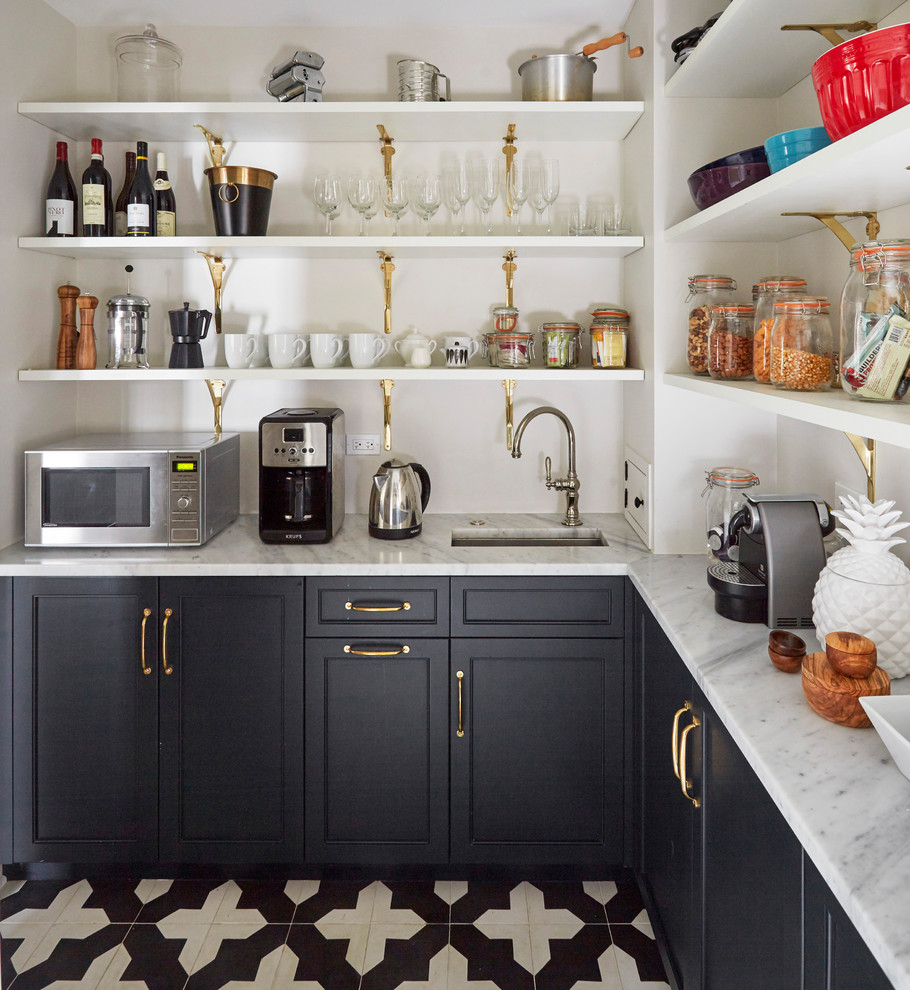 Home design - transitional home design idea in Chicago