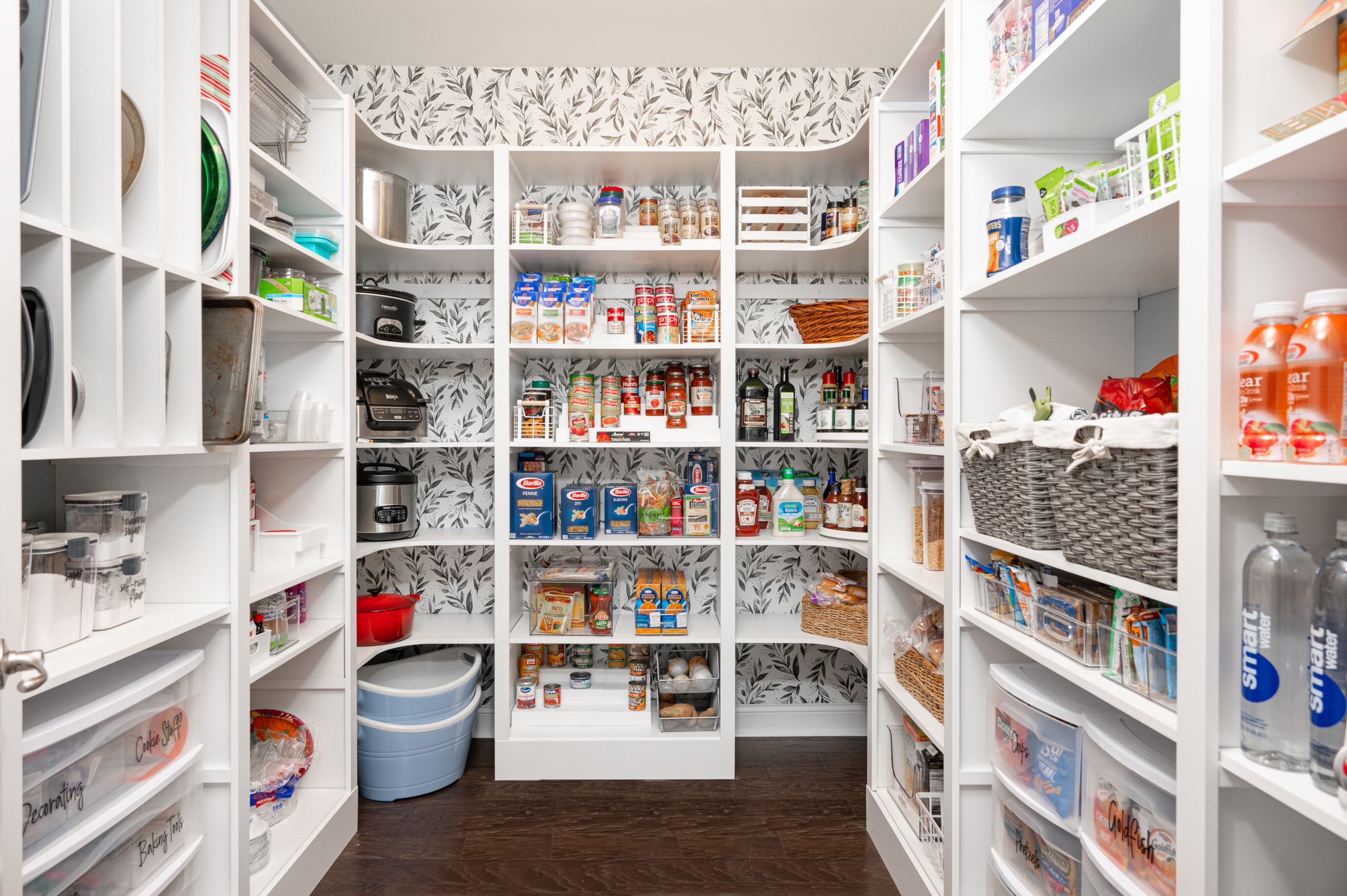 Corner Walk-In Pantry for Kitchen Storage