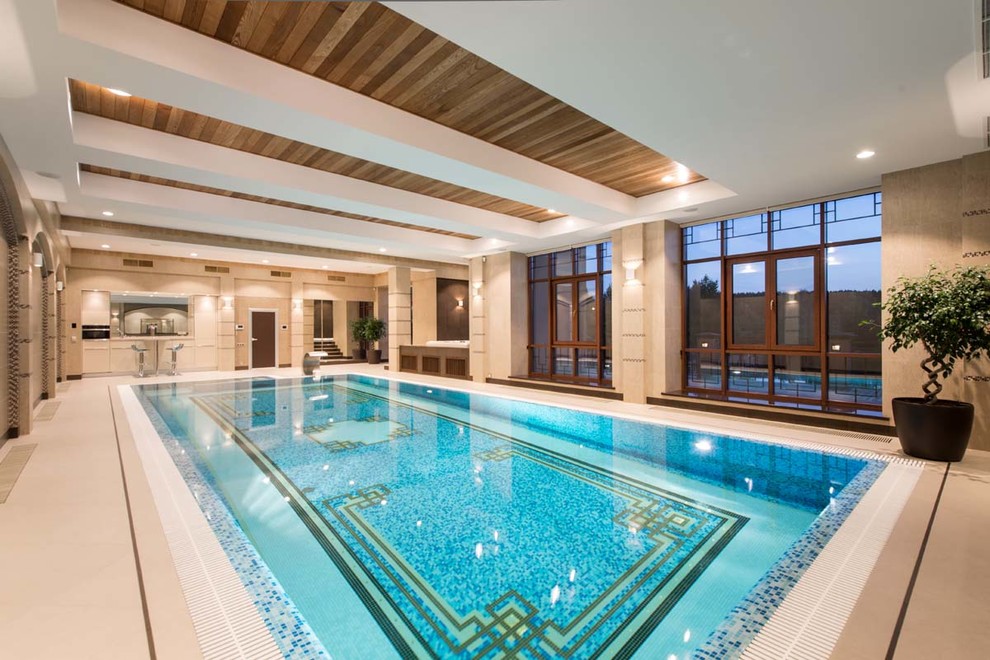 Частный бассейн в загородном доме