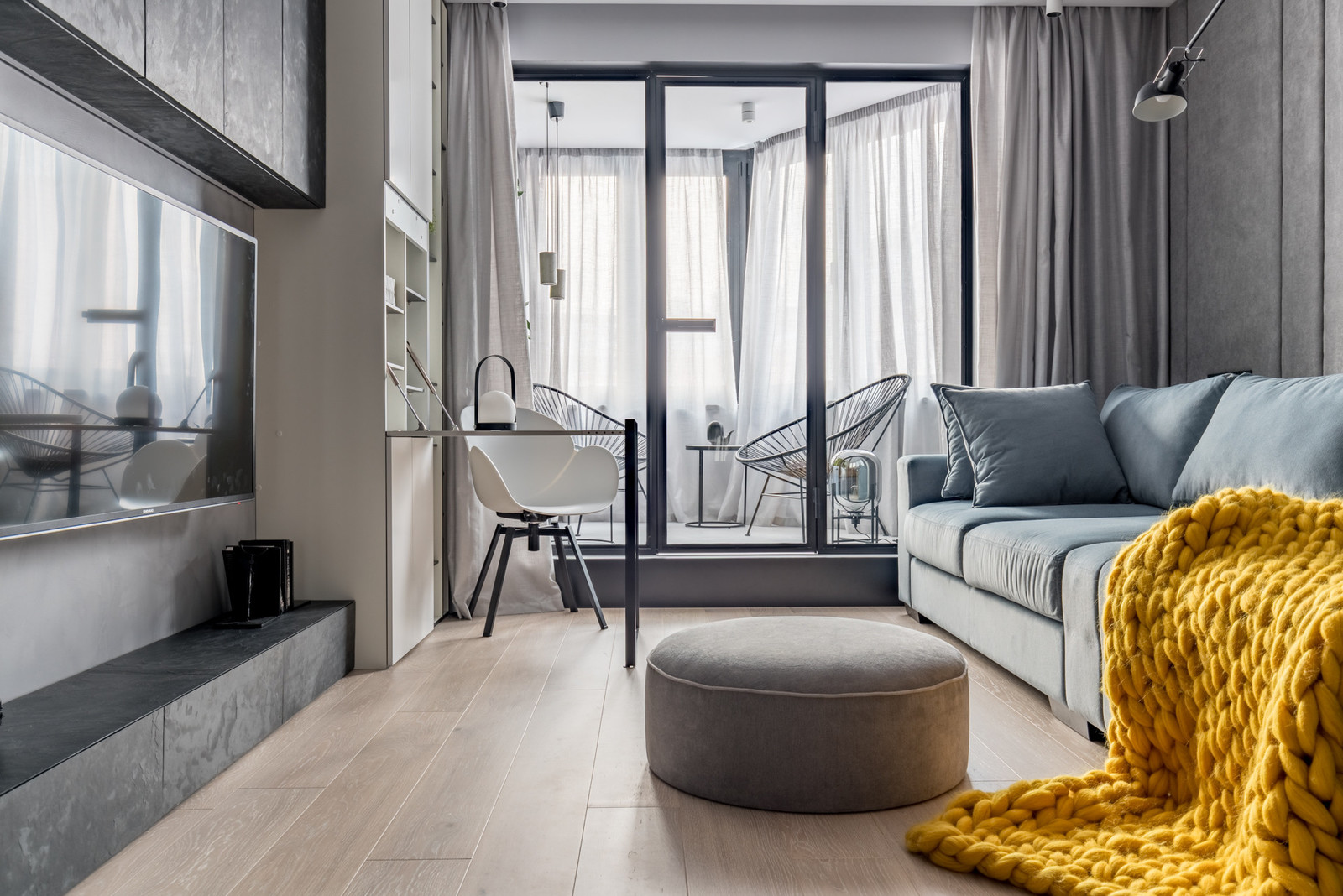 "Белый, серый и графит"