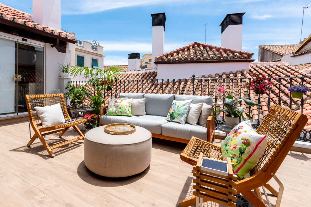 Inspiration for a large contemporary rooftop and rooftop deck in Malaga.