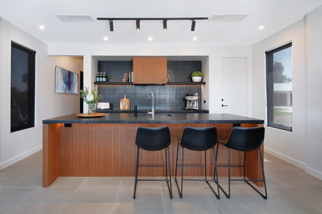 Moving to the dark side contemporary-koek