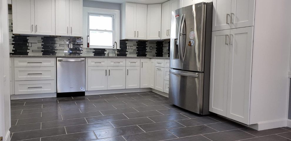 Kitchen - transitional kitchen idea