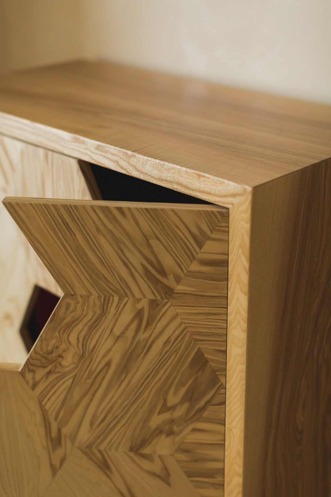 Комод и Стол