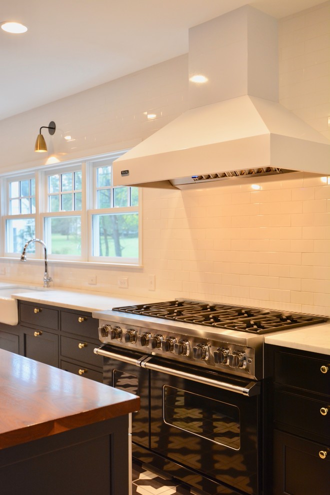 Transitional kitchen photo in Baltimore