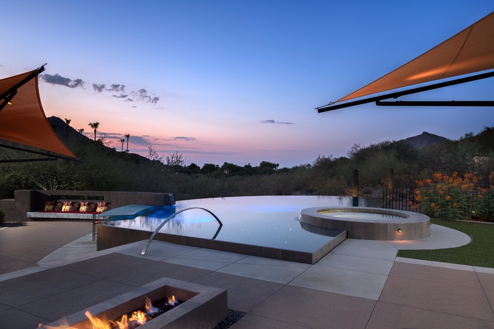 Inspiration for a contemporary pool in Phoenix.