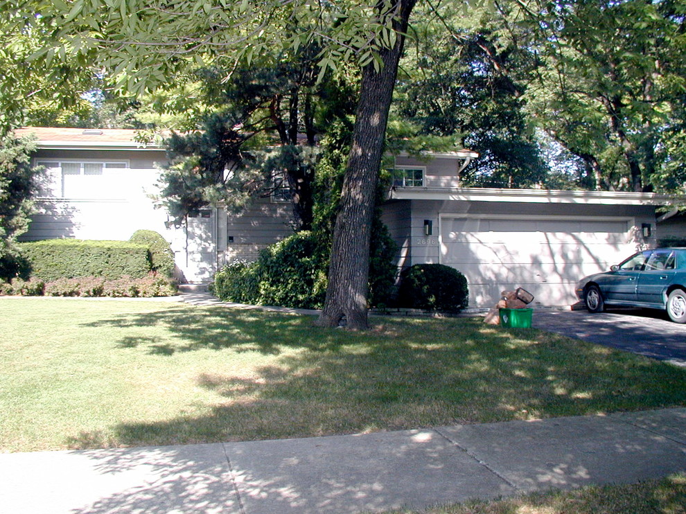 Inspiration for a contemporary home design remodel in Chicago