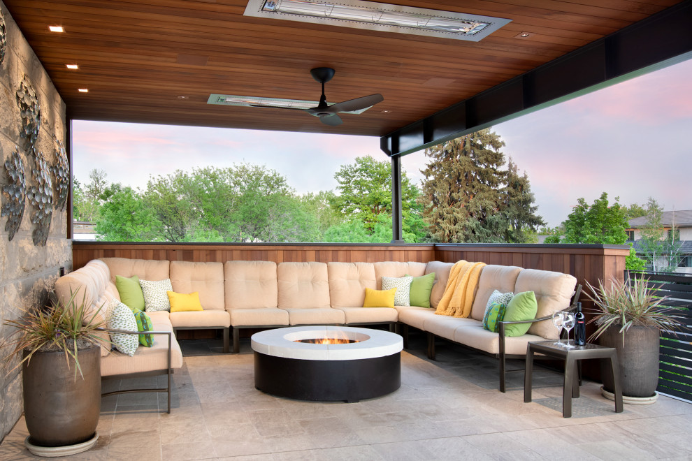 This is an example of a contemporary deck in Denver.