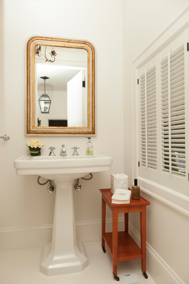 Design ideas for a traditional bathroom in Portland with a pedestal sink.