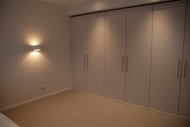 Ware House contemporaneo-dormitorio