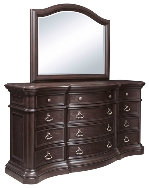 Pulaski Furniture Ravena Dresser With Mirror
