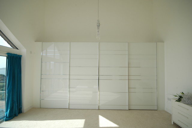 Stylish Sliding Door Wardrobe In Contemporary New Build