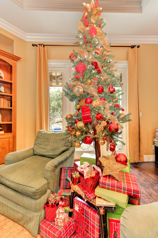 Home design - transitional home design idea in Sacramento