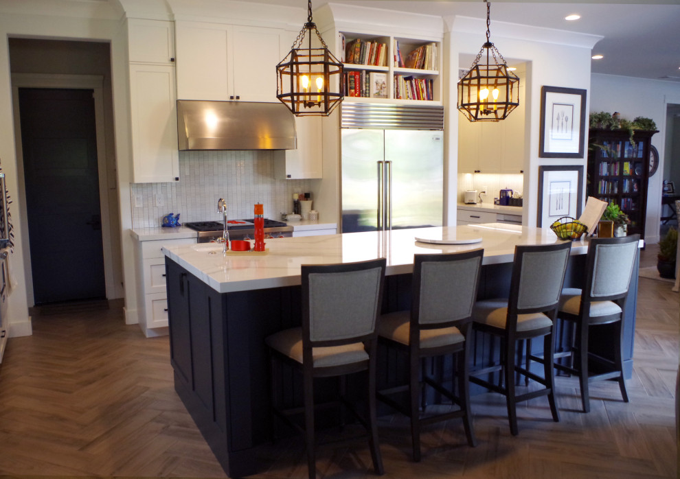 Kitchen - transitional kitchen idea in Sacramento