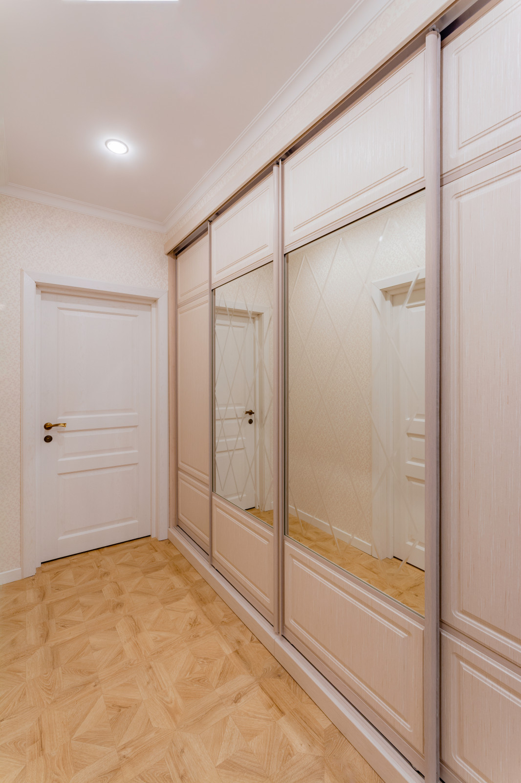 Московский, 76