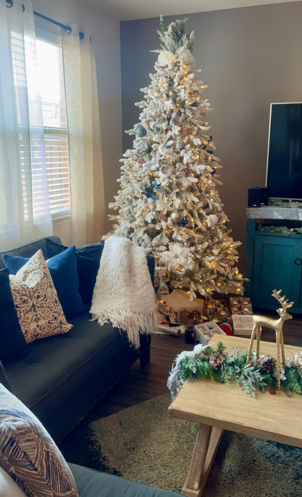 Modern, Inviting Holiday Decor