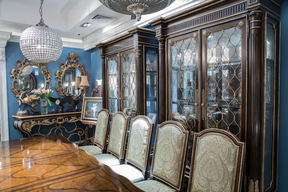 Столовая из коллекции TRIANON от MARGE CARSON