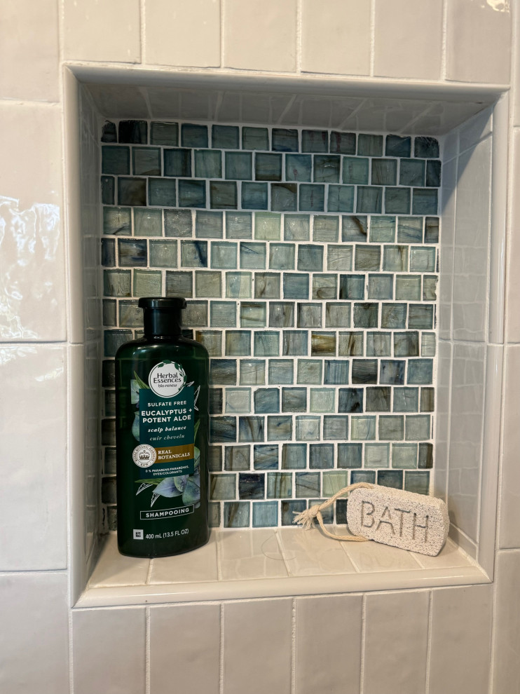 Stacked Tile Master Bathroom in El Cerrito