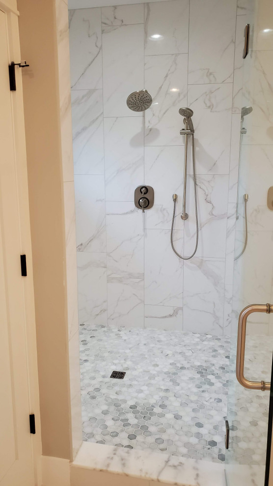 Bathroom - transitional bathroom idea