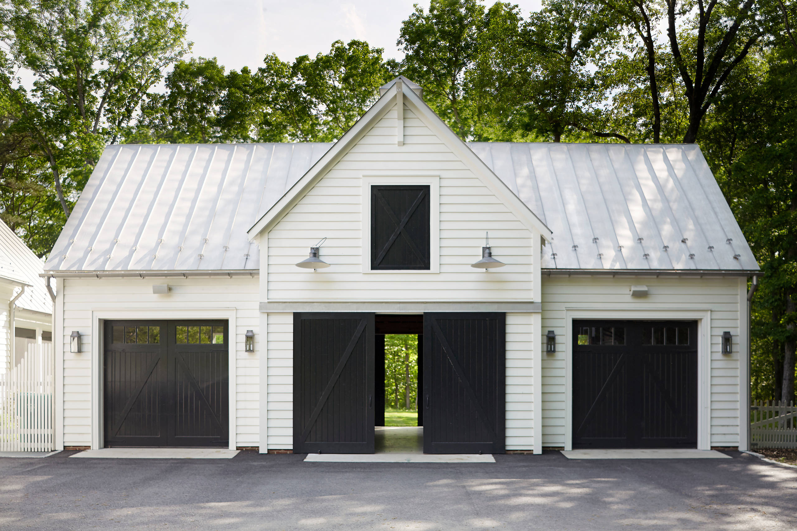 75 Detached Garage Ideas You'll Love - December, 2025 | Houzz, image size:2560x1706