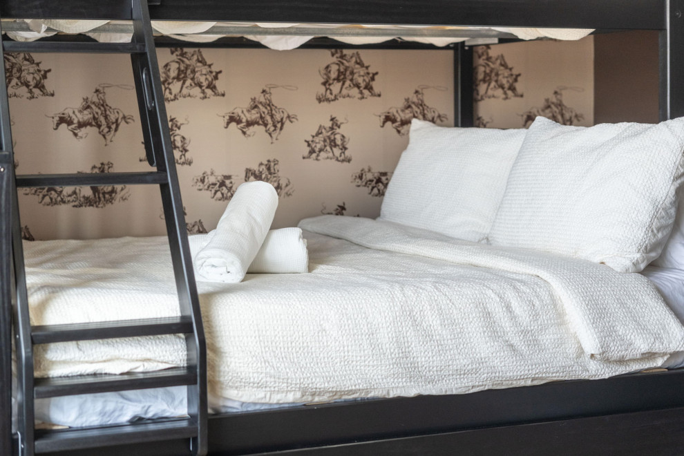 Inspiration for a transitional home design remodel in Phoenix