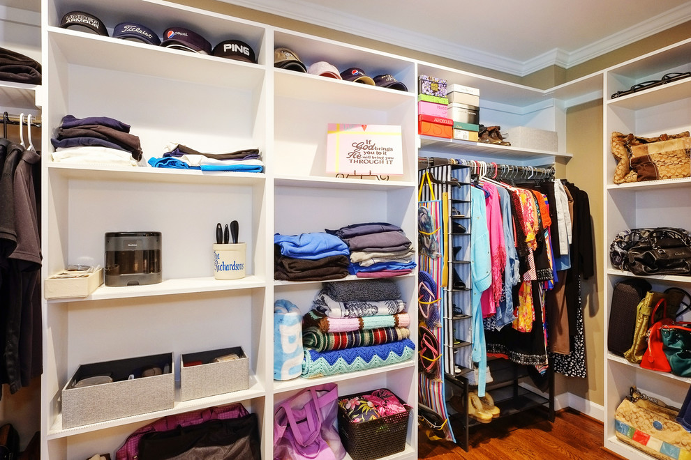 Home design - large transitional home design idea