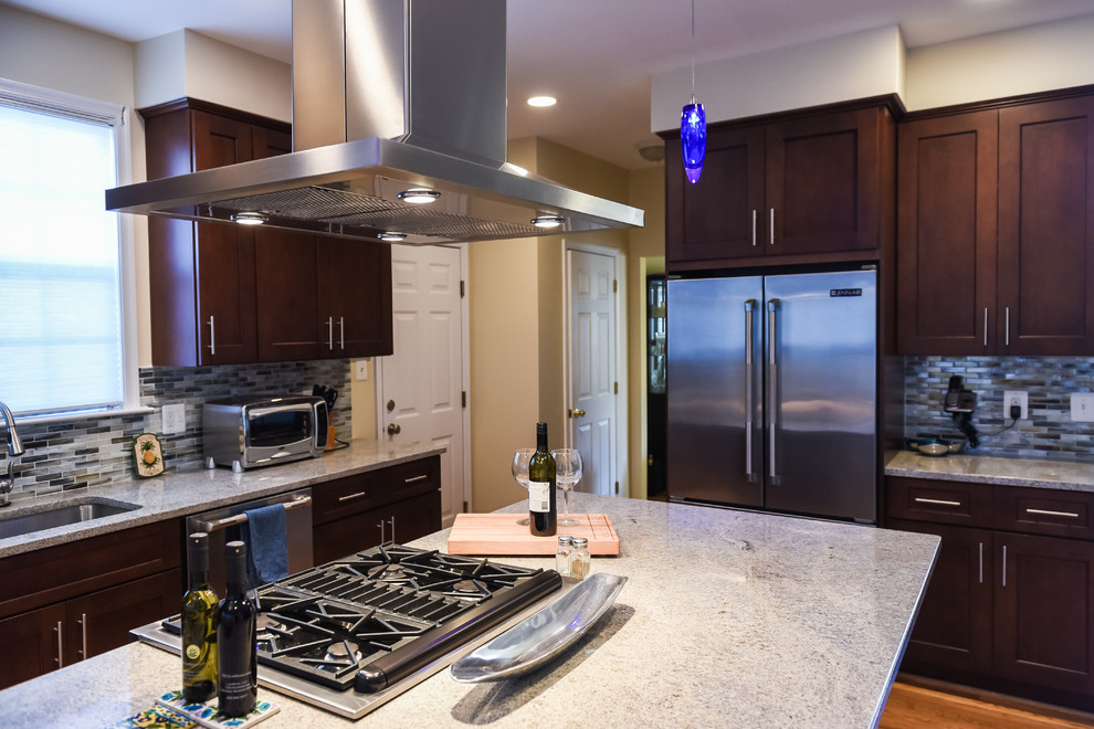 Transitional kitchen photo in DC Metro