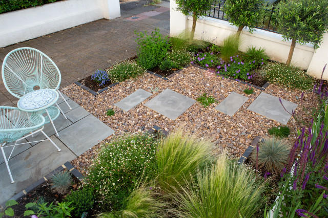 Front Garden coastal-garden