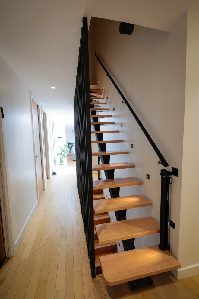 Moderne Treppe in Sonstige