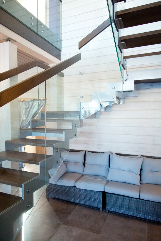 Лестница на металлокаркасе